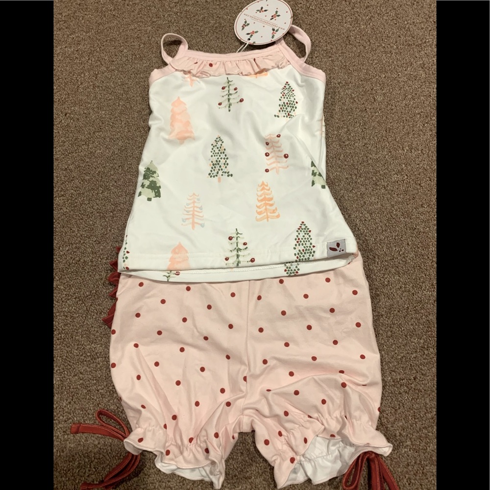 Sweet Honey Clothing Christmas Lounge Set. 4T